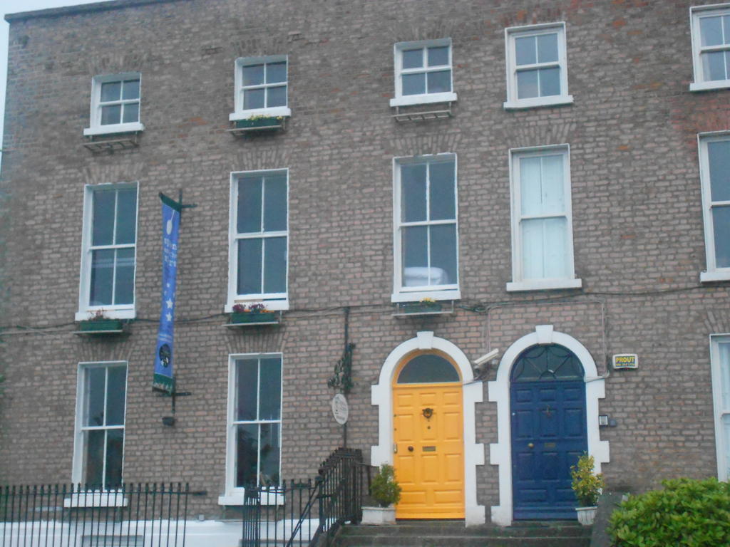 Spoon And The Stars Hostel Drogheda Ruang foto